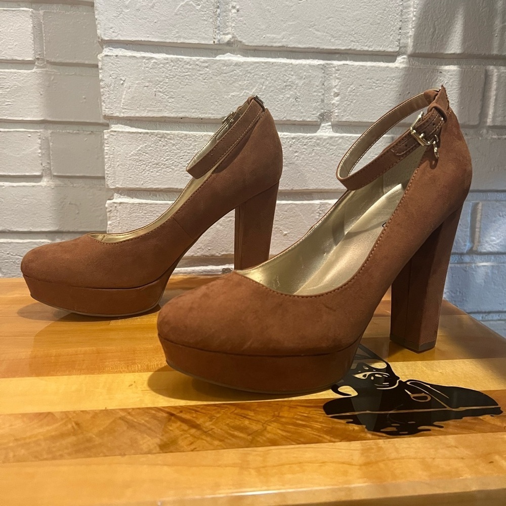 #6 Guess heels - Picture 3 of 9